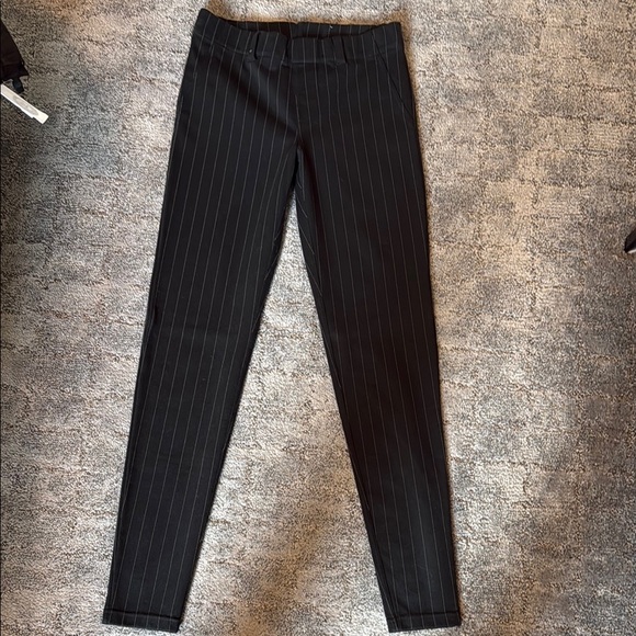 HUE pinstripes legging pants‎ new small - Picture 1 of 5